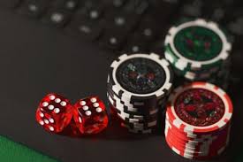 Играть в слоты и лайв-казино на рубли с моментальными выплатами